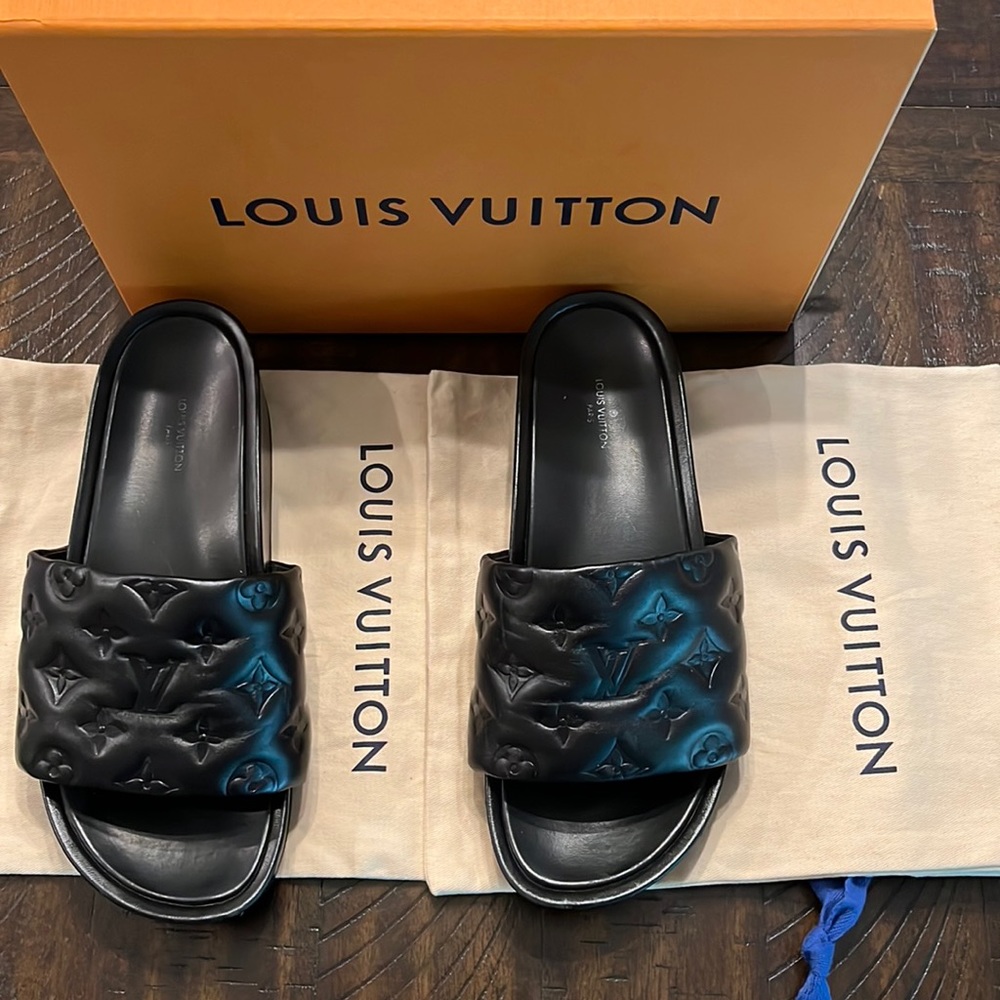 Louis Vuitton Jumbo Flatform Mules preloved size 39 Black lamskin.